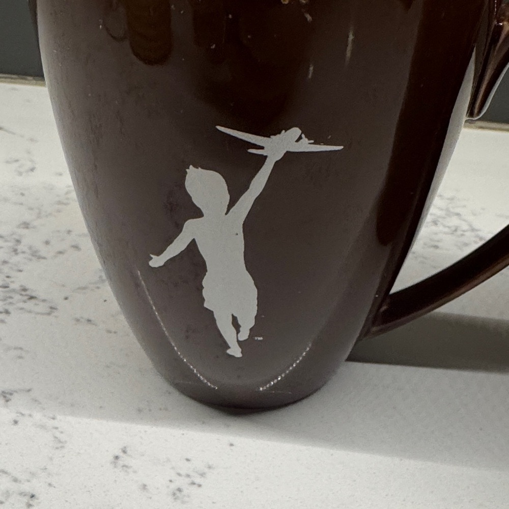 Chic Brown Mugs with Artistic Silhouette - Picture 2 of 6